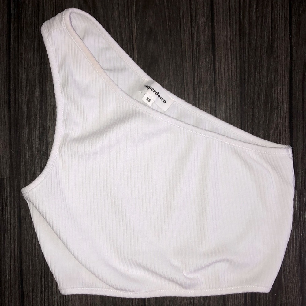 Super down white crop top 🤍